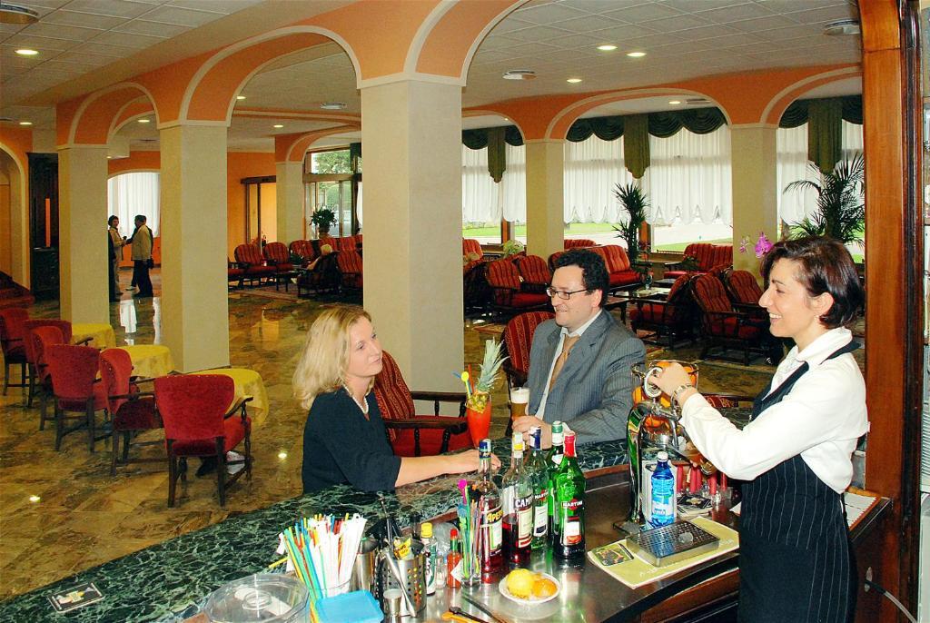 Hotel Columbia Terme Абано Терме Екстериор снимка